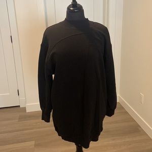 LuluLemon Tunic top, pockets, soft interior.